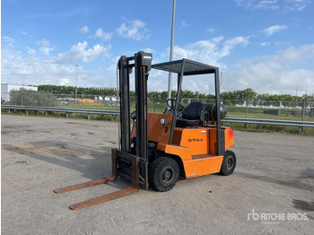 Forklift STILL