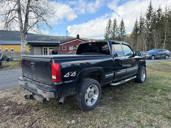 Pickup truck Chevrolet Silverado 2500 4x4 LT: picture 4