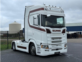 Tractor unit SCANIA S 450