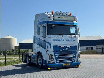 Tractor unit VOLVO FH16 750