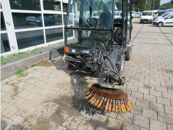 Road sweeper ROBERINE 1503 - 628 4WD Onkruidborstelmachine: picture 2