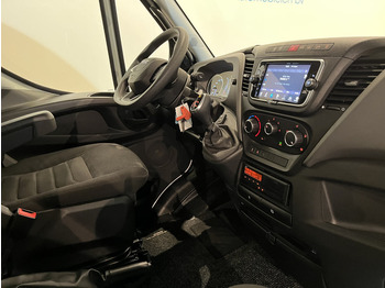 Iveco Daily 35S18 3.0 BE Clixtar Automaat Bakwagen met Laadklep / Laadvermogen 3.060 KG / Euro 6 / Luchtvering / Airco / Camera / CarPlay / Cruise Control / on lease Iveco Daily 35S18 3.0 BE Clixtar Automaat Bakwagen met Laadklep / Laadvermogen 3.060 KG / Euro 6 / Luchtvering / Airco / Camera / CarPlay / Cruise Control /: picture 4