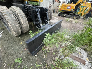 Wheel excavator Komatsu PW160-11: picture 3