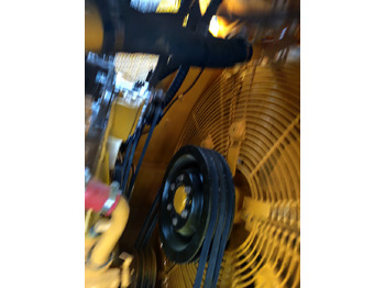 Bulldozer SHANTUI SD32: picture 3