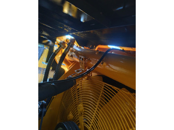 Bulldozer SHANTUI SD32: picture 4