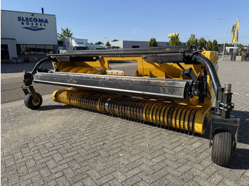 Harvester NEW HOLLAND