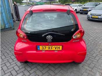 Hatchback Toyota Aygo 1.0 12V 2007 247.975 km 37-XF-VH: picture 2