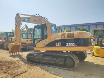 Crawler excavator CATERPILLAR 320CL: picture 2