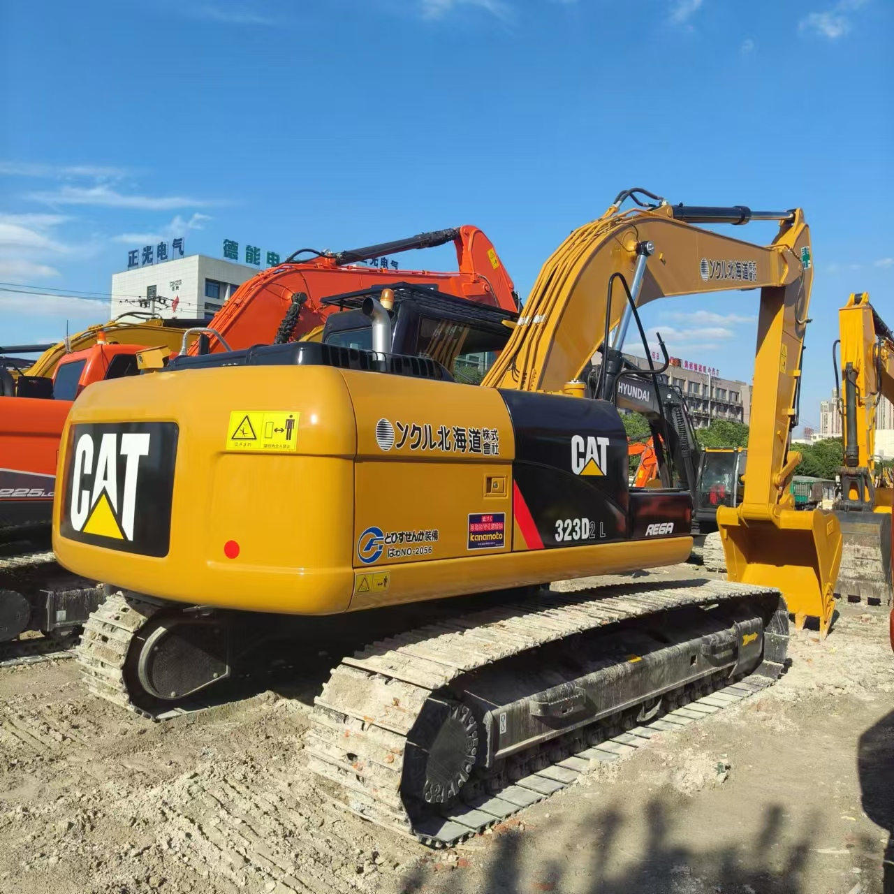 Crawler excavator CATERPILLAR 323D