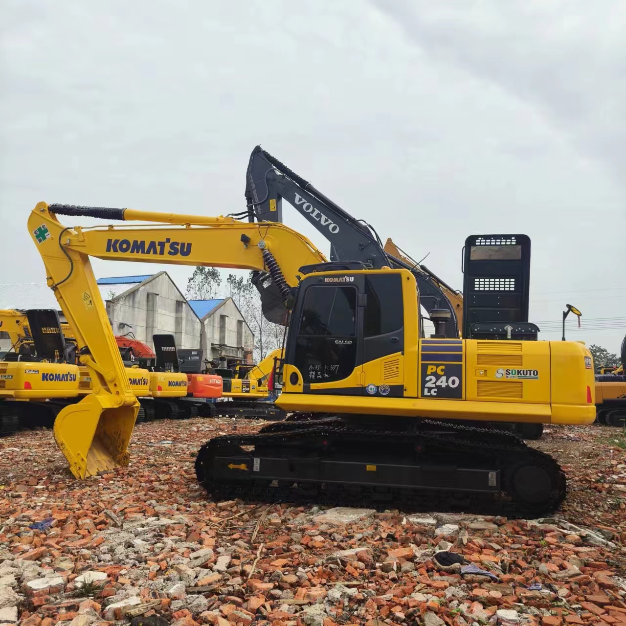 Crawler excavator KOMATSU PC240