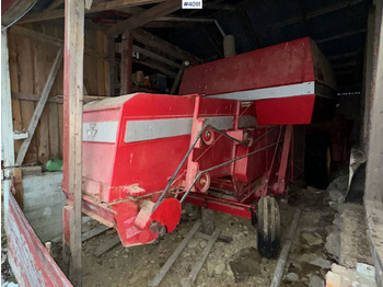 Combine harvester MASSEY FERGUSON 100 series
