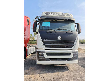 Tractor unit HOWO: picture 2