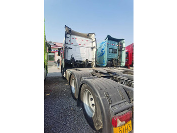 Tractor unit SCANIA: picture 4