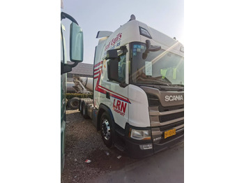 Tractor unit SCANIA: picture 3