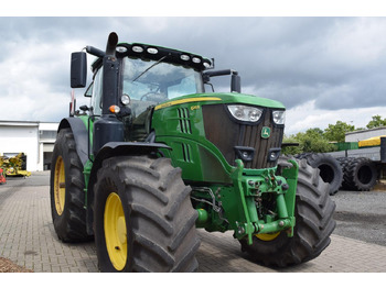 Farm tractor John Deere 6215 R: picture 3