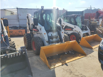 Skid steer loader Bobcat S300: picture 5