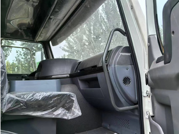 Refrigerator truck SINOTRUK HOWO 6x4: picture 5