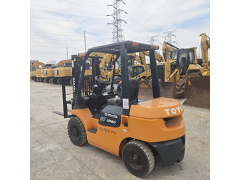Diesel forklift TOYOTA