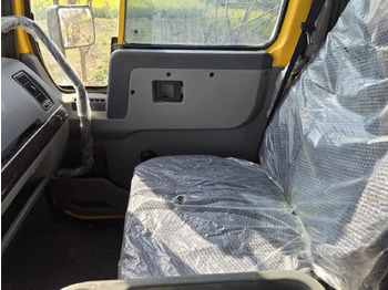 Tractor unit SINOTRUK HOWO: picture 2