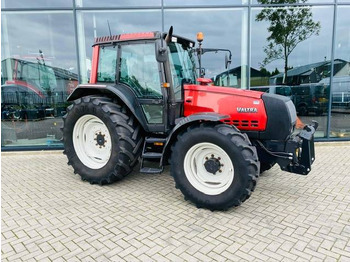Farm tractor Valtra 6850 Hitech Fronthef+PTO, Airco: picture 2