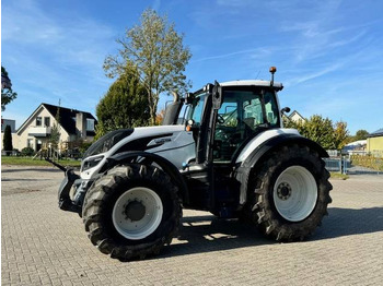 Farm tractor Valtra T214 Versu: picture 3
