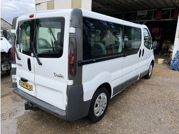 Renault Trafic 1L9 dci 80cv 9 places on lease Renault Trafic 1L9 dci 80cv 9 places: picture 3