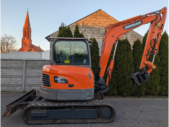 Excavator DOOSAN DX60R: picture 2