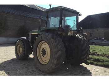 Farm tractor JOHN DEERE 4055: picture 2