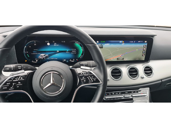 Car MERCEDES-BENZ