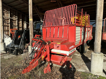 Hay and forage equipment PÖTTINGER
