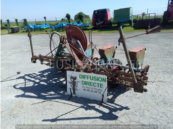 Precision sowing machine