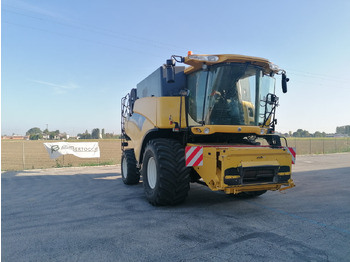 Combine harvester NEW HOLLAND CR9000