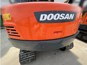 Mini excavator DOOSAN DH55: picture 5