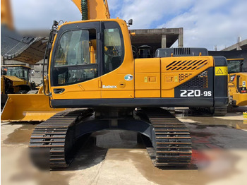 Crawler excavator HYUNDAI ROBEX 220 LC-9S: picture 4