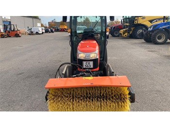 Municipal tractor Kubota ST341 inkl. 150 cm kost og udlægger: picture 3 Municipal tractor Kubota ST341 inkl. 150 cm kost og udlægger: picture 3