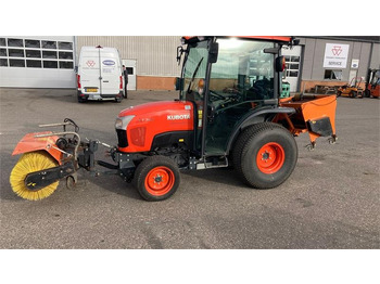 Municipal tractor Kubota ST341 inkl. 150 cm kost og udlægger: picture 2 Municipal tractor Kubota ST341 inkl. 150 cm kost og udlægger: picture 2