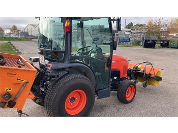 Municipal tractor Kubota ST341 inkl. 150 cm kost og udlægger: picture 5 Municipal tractor Kubota ST341 inkl. 150 cm kost og udlægger: picture 5