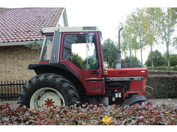 Farm tractor International 585 XL: picture 2
