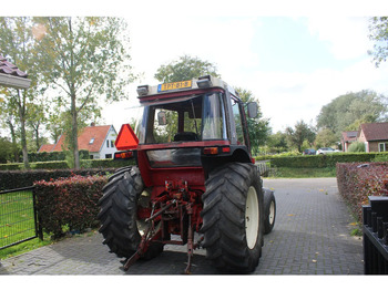 Farm tractor International 585 XL: picture 4