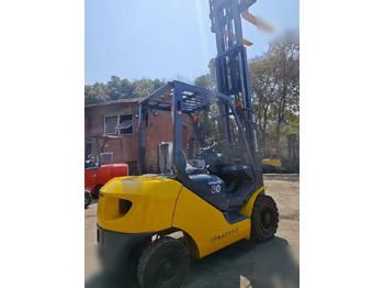 LPG forklift KOMATSU FD30-7: picture 4