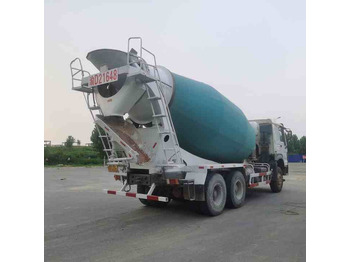 HOWO 15 Cubic Metre Used Concrete Mixer Truck   for Sale [ Copy ] on lease HOWO 15 Cubic Metre Used Concrete Mixer Truck   for Sale [ Copy ]: picture 4