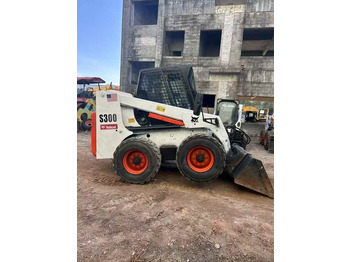 Skid steer loader Second Hand   BOBCAT S300 Skid-steer Loader with Very Good Performance Is for Sale at a Low Price: picture 2