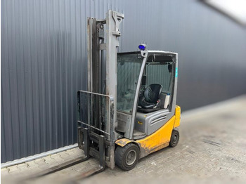 Electric forklift JUNGHEINRICH EFG