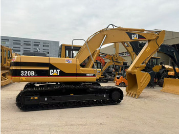 Crawler excavator CATERPILLAR 320B: picture 3