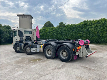 VOLVO FM480 SCARRABILE 8X4 on lease VOLVO FM480 SCARRABILE 8X4: picture 3 VOLVO FM480 SCARRABILE 8X4 on lease VOLVO FM480 SCARRABILE 8X4: picture 3