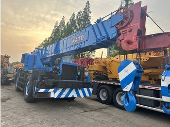 Rough terrain crane KATO