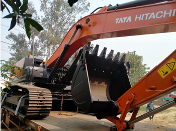 New Crawler excavator New Hitachi ZX220 LC tracked excavator: picture 3