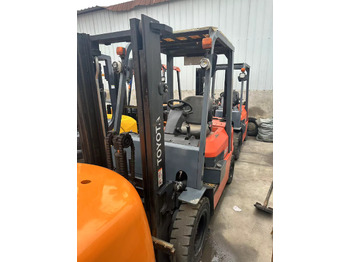 Construction machinery TOYOTA FD20 Forklift Click for Discount: picture 4 Construction machinery TOYOTA FD20 Forklift Click for Discount: picture 4