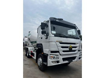 Concrete mixer truck SINOTRUK HOWO