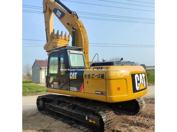 Crawler excavator CATERPILLAR 323